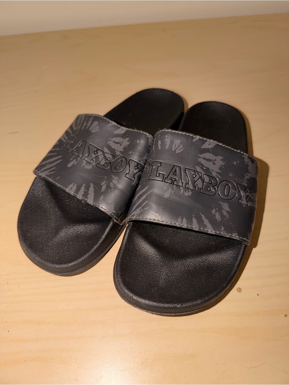 PLAYBOY Black and Gray Tie-Dye Slide Sandals
